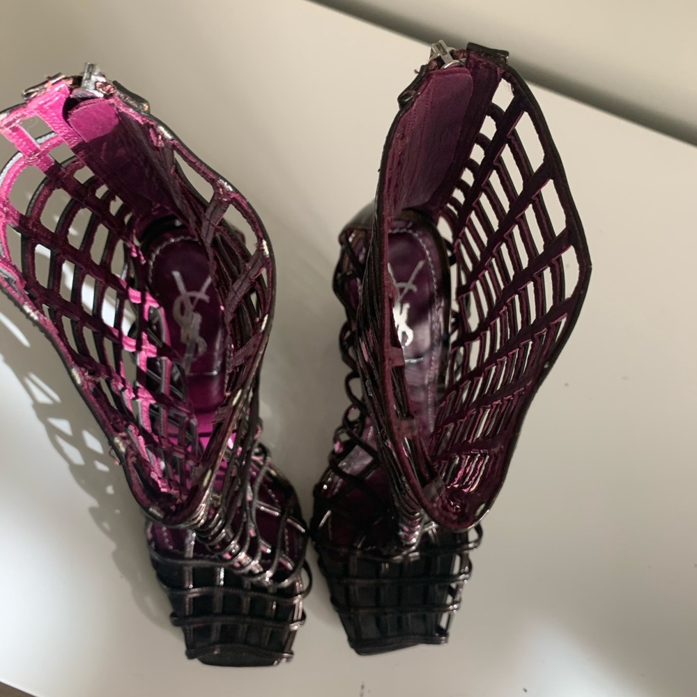 *SOLD* YVES SAINT LAURENT
Leather Cage Peep-Toe - Picture 9 of 15